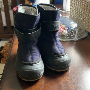Toddler LL Bean snow boots size 8